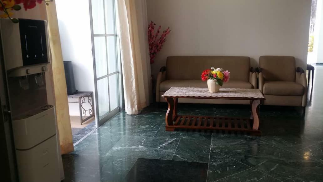6, Persiaran Tanjung Bunga 3 Villa