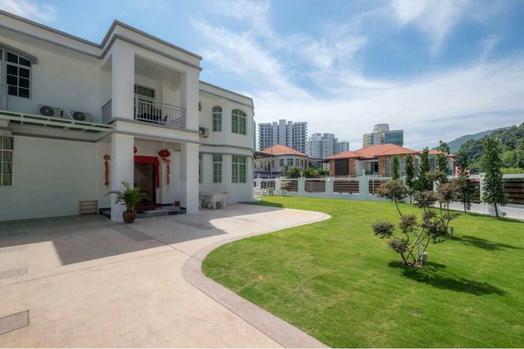 6, Persiaran Tanjung Bunga 3 Batu Ferringhi