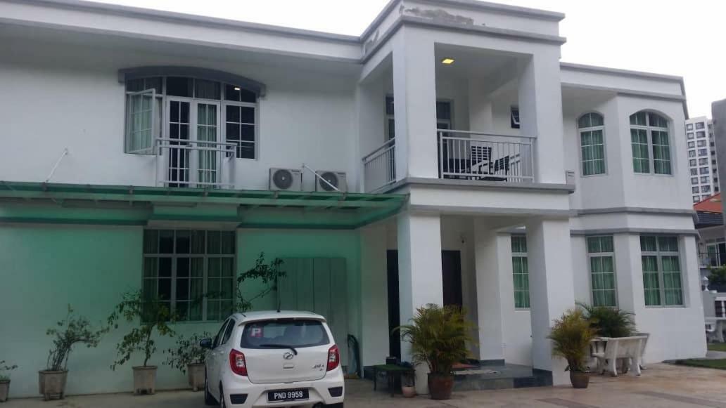 6, Persiaran Tanjung Bunga 3 Villa