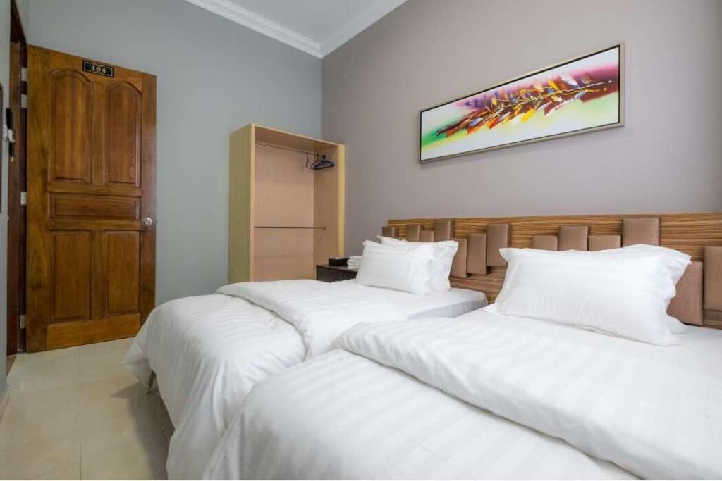 6, Persiaran Tanjung Bunga 3 Villa
